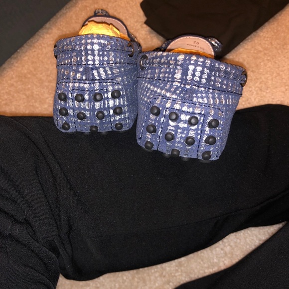 Authentic Tods Loafers - Picture 3 of 6